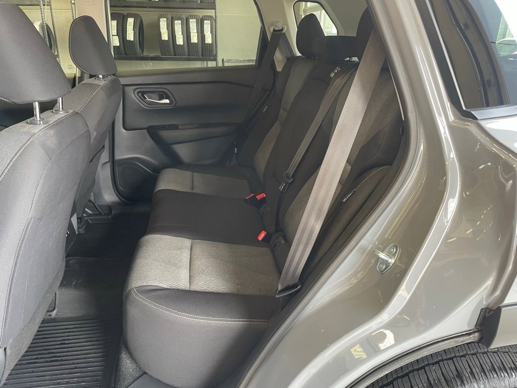 Used 2026 Nissan Rogue SV FWD image 16