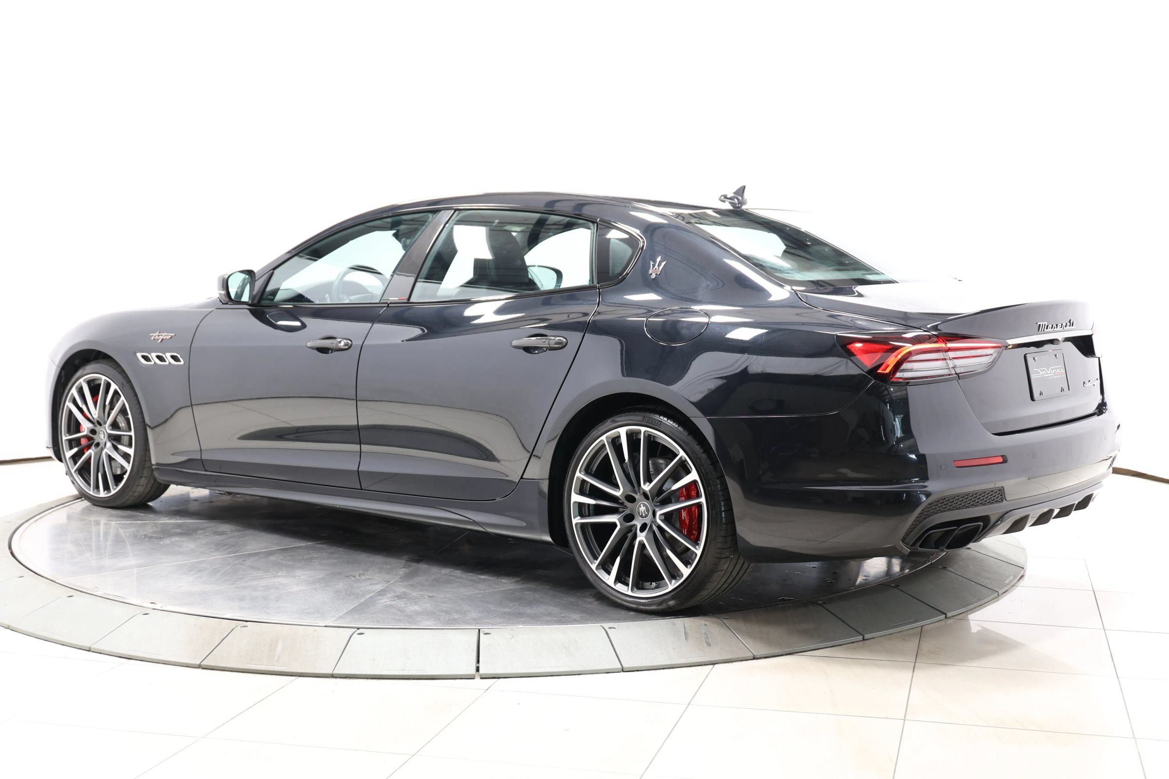 Used 2022 Maserati Quattroporte Trofeo RWD image 59