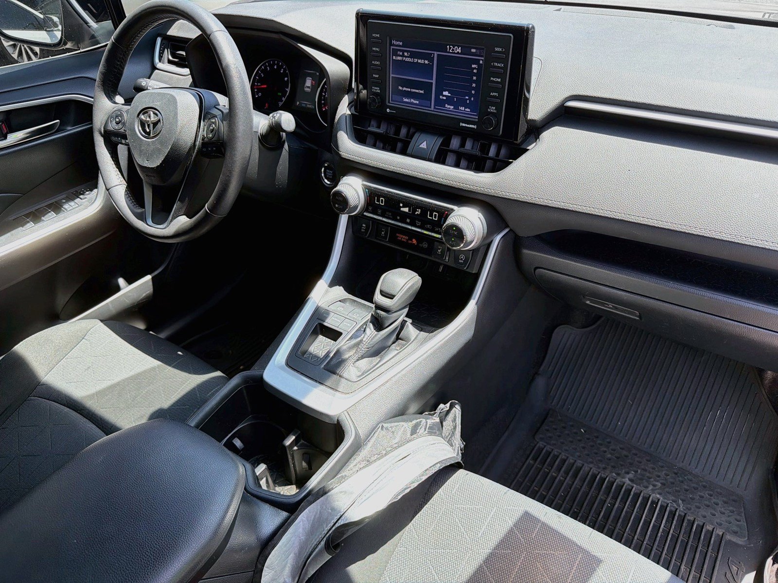 Used 2022 Toyota RAV4 XLE w/ Convenience Package FWD image 15