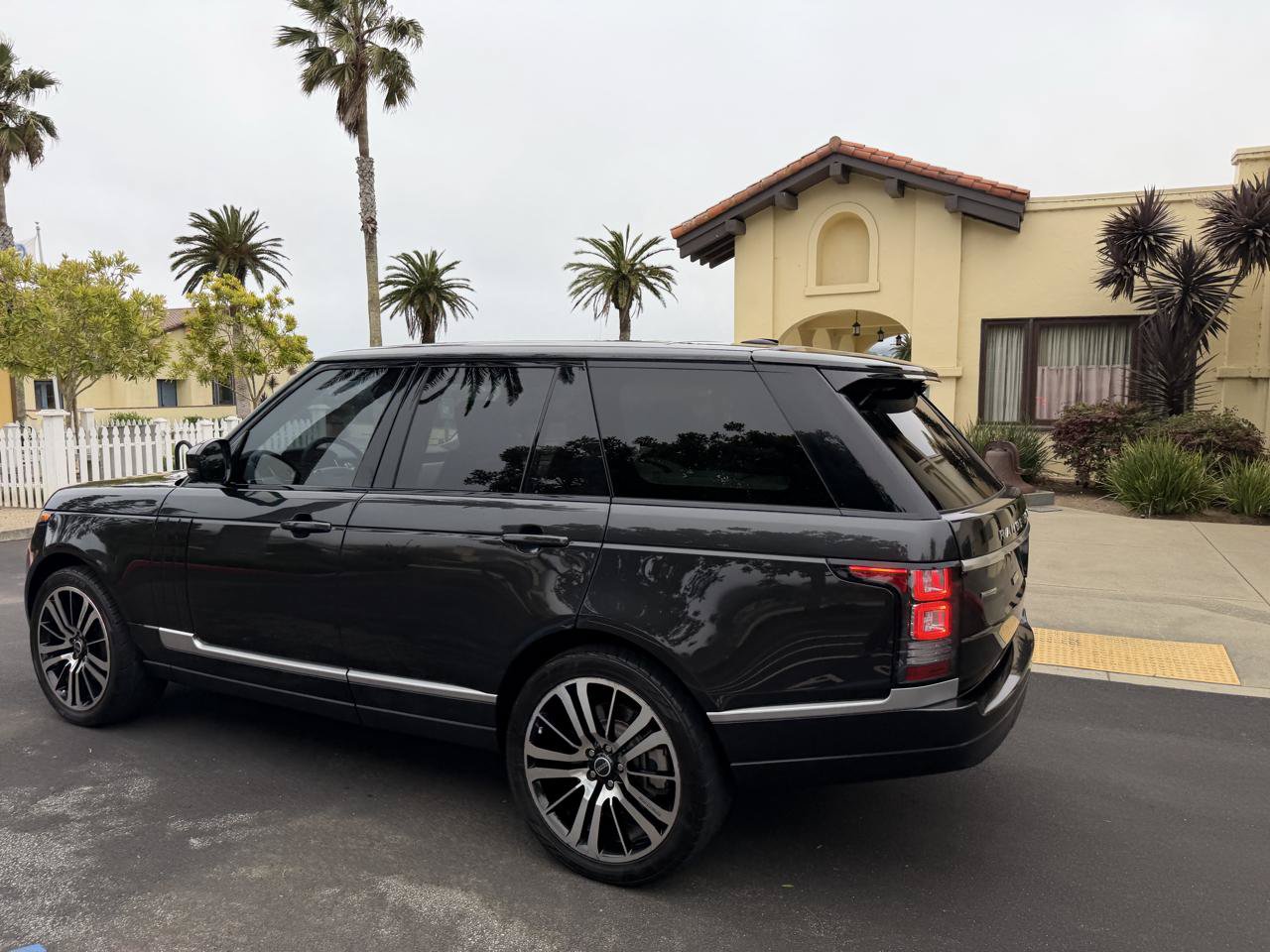 Used 2014 Land Rover Range Rover Supercharged AWD/4WD image 11