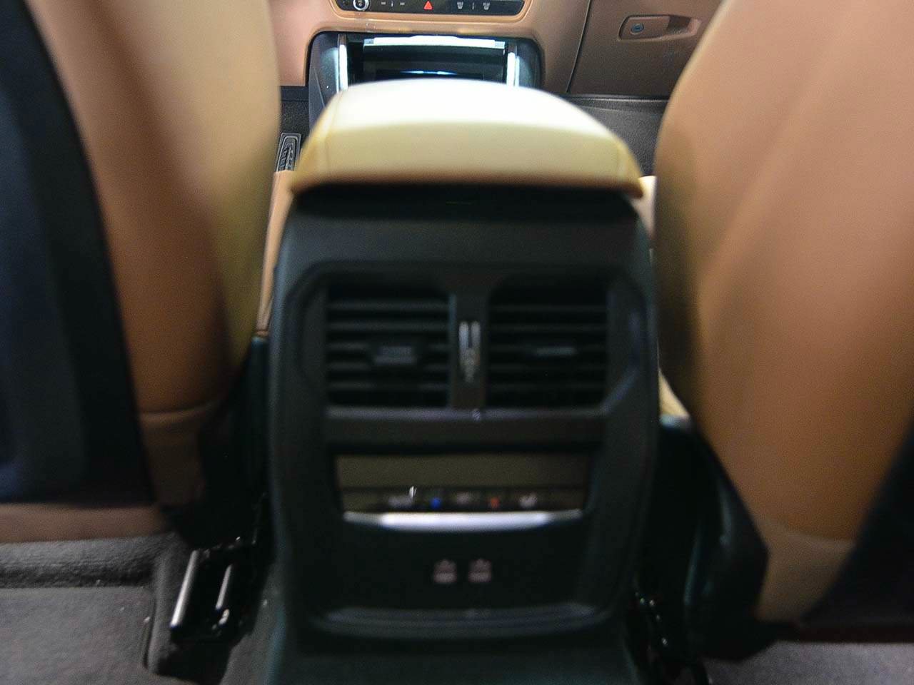 Used 2024 BMW 330e w/ M Sport Package RWD image 10