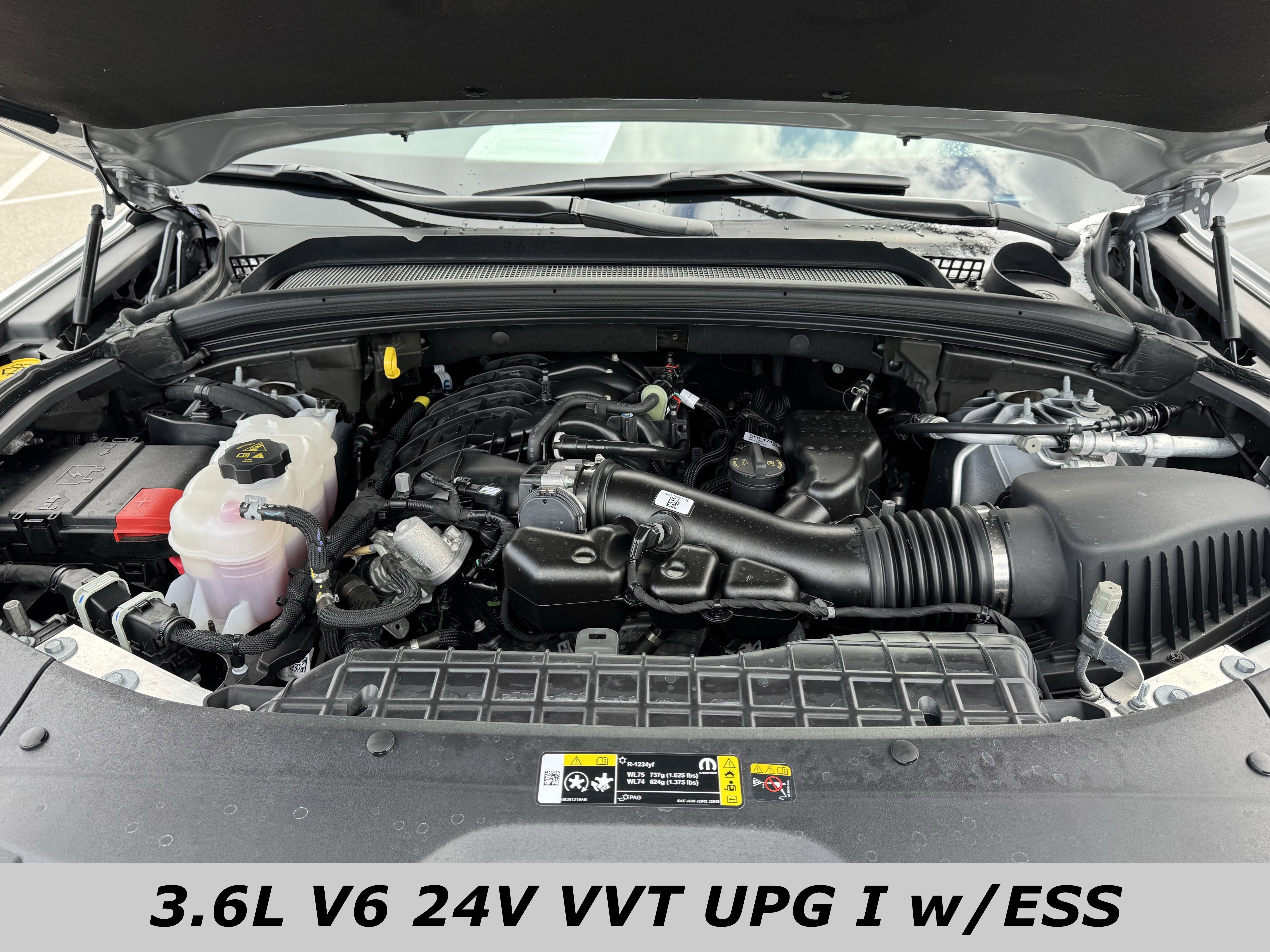 Used 2024 Jeep Grand Cherokee Laredo w/ MOPAR Finishing Package image 11