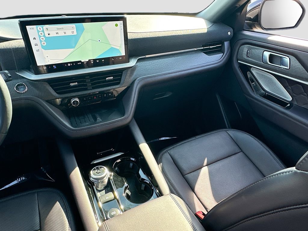 Used 2025 Ford Explorer Platinum w/ Ultimate Package image 25