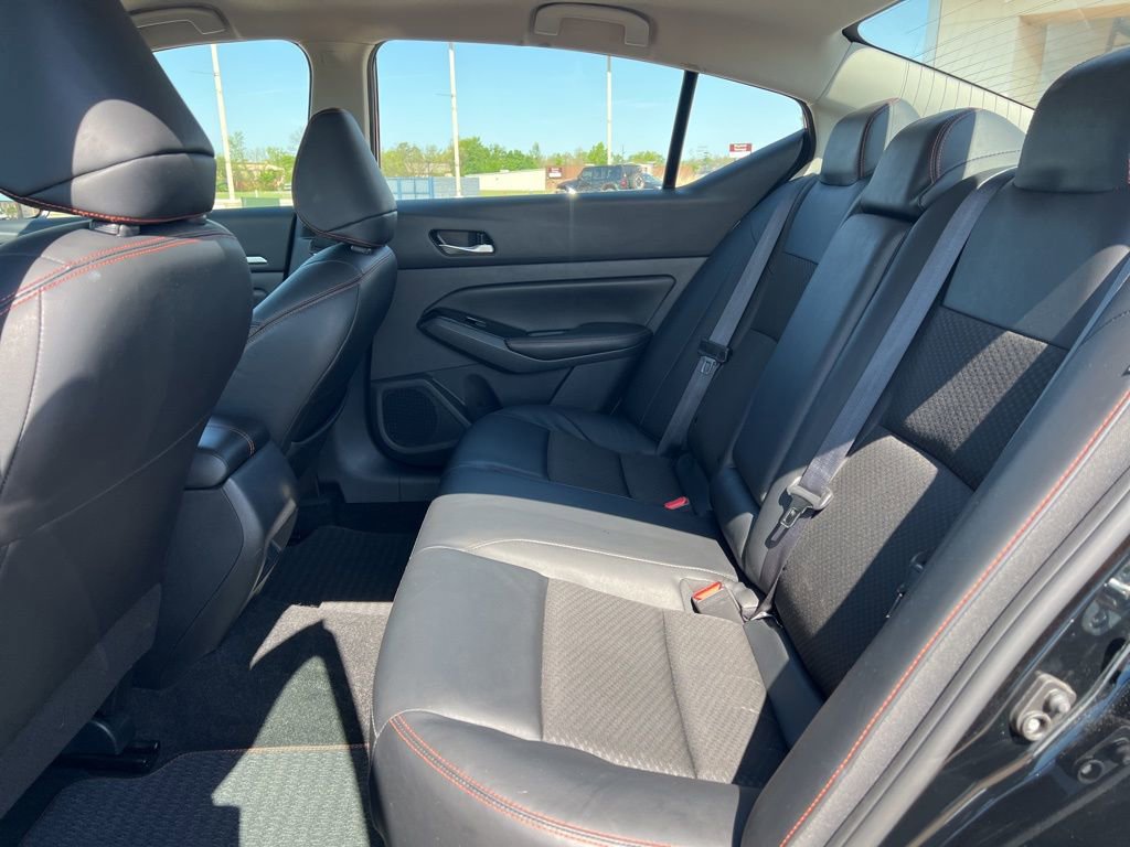 Used 2024 Nissan Altima 2.5 SR FWD image 16