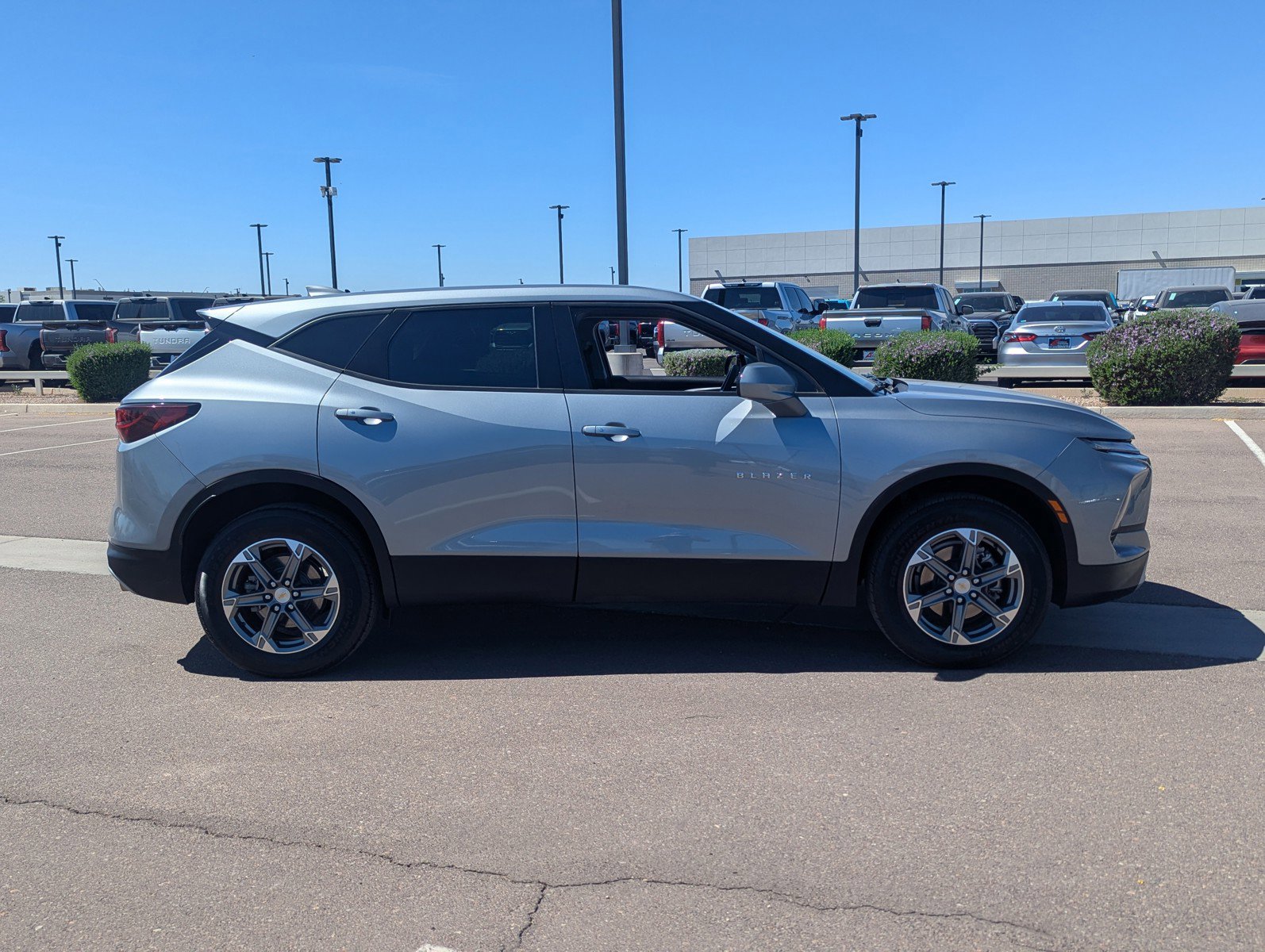 Used 2023 Chevrolet Blazer LT image 6