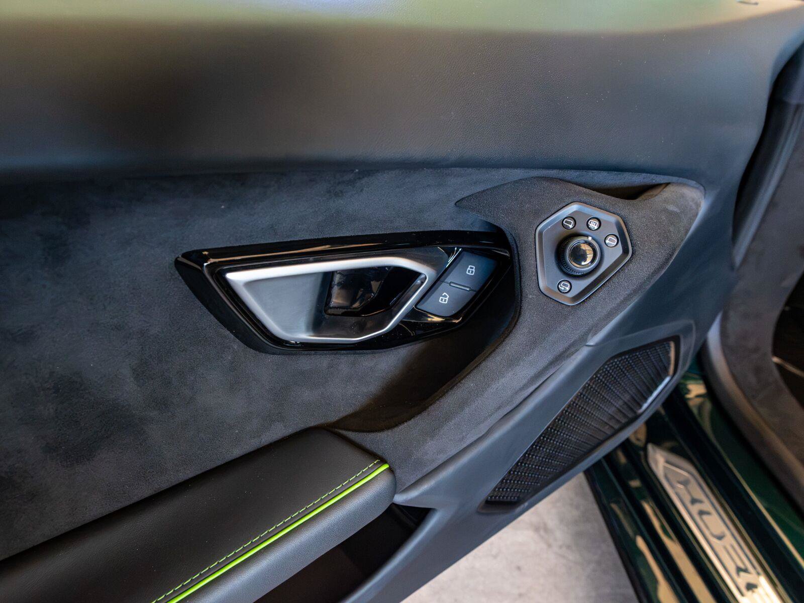 Used 2023 Lamborghini Huracan Tecnica RWD image 19