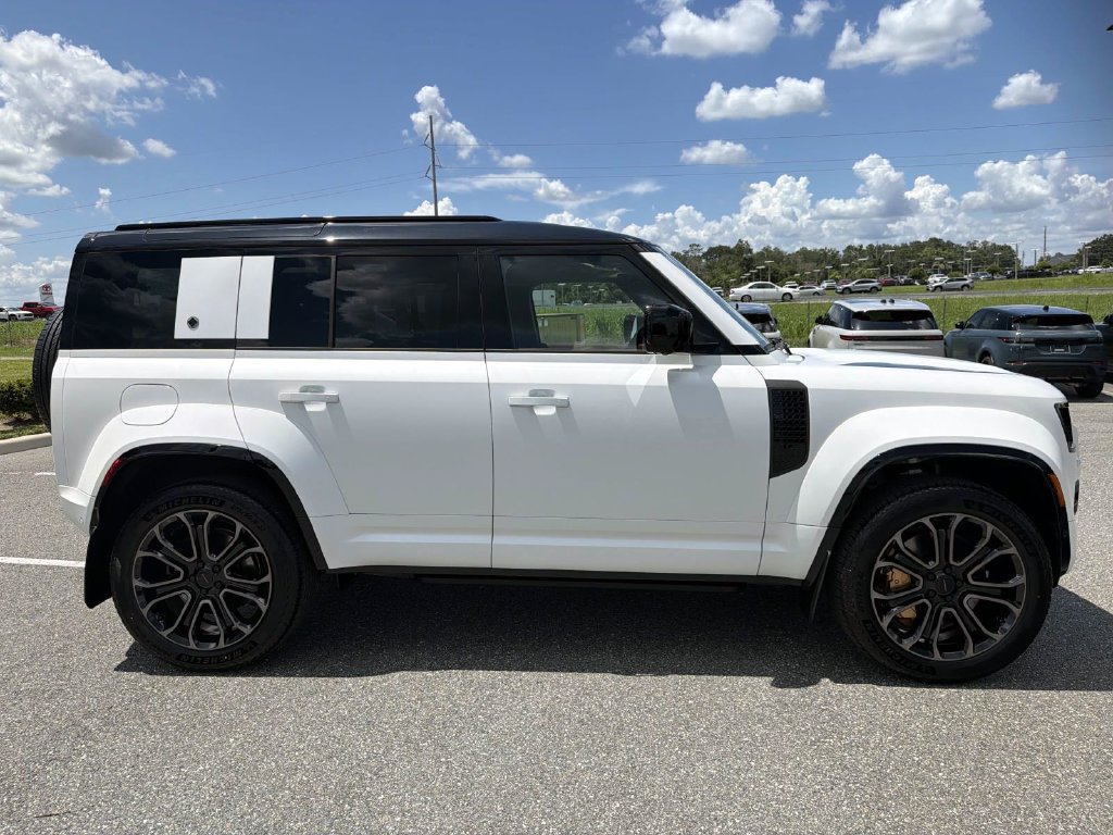 New 2026 Land Rover Defender 110 OCTA AWD/4WD image 6