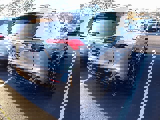 Used 2024 Toyota RAV4 SE w/ Weather & Moonroof Package image 4