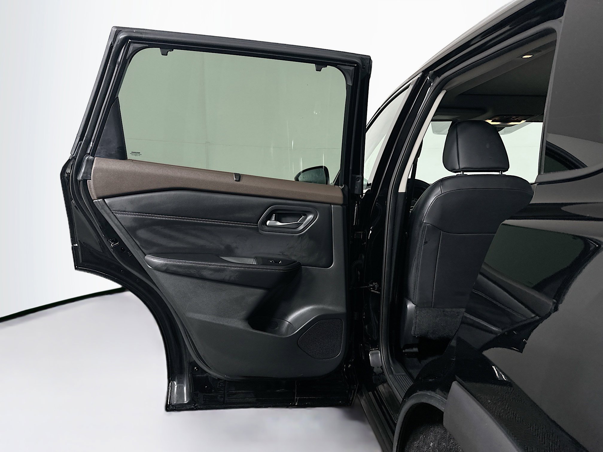 Used 2023 Nissan Rogue SL w/ SL Premium Package image 25