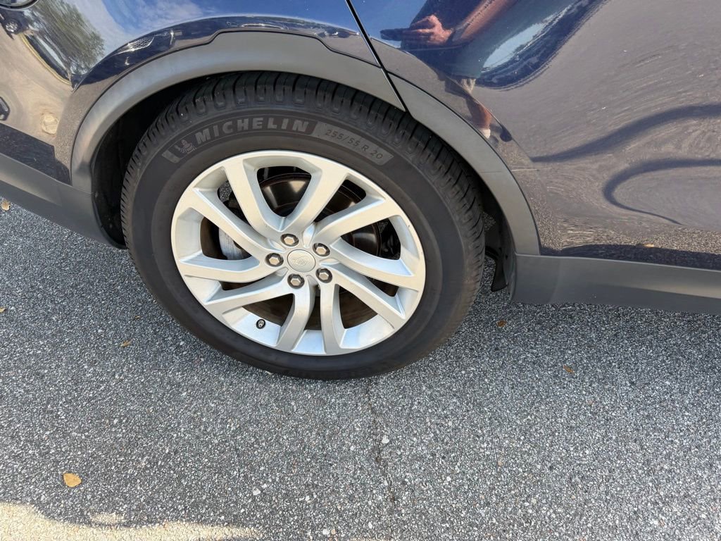 Used 2018 Land Rover Discovery HSE image 5