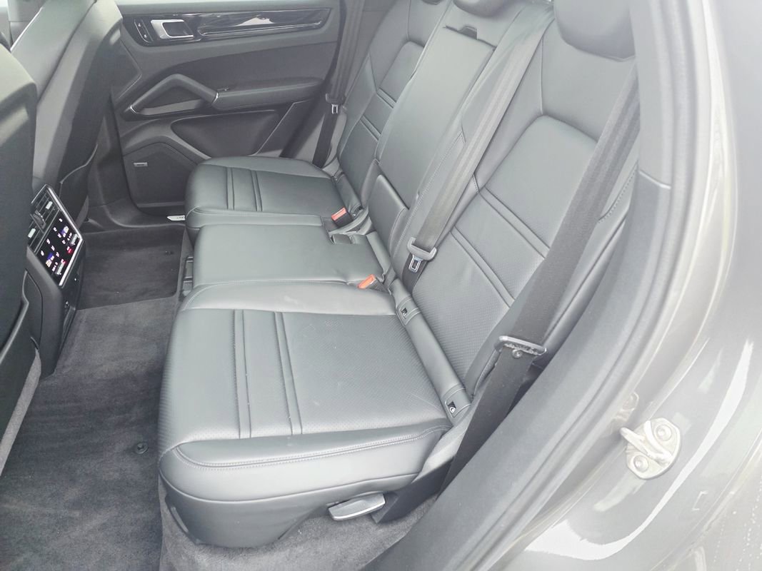 Used 2021 Porsche Cayenne E-Hybrid image 13