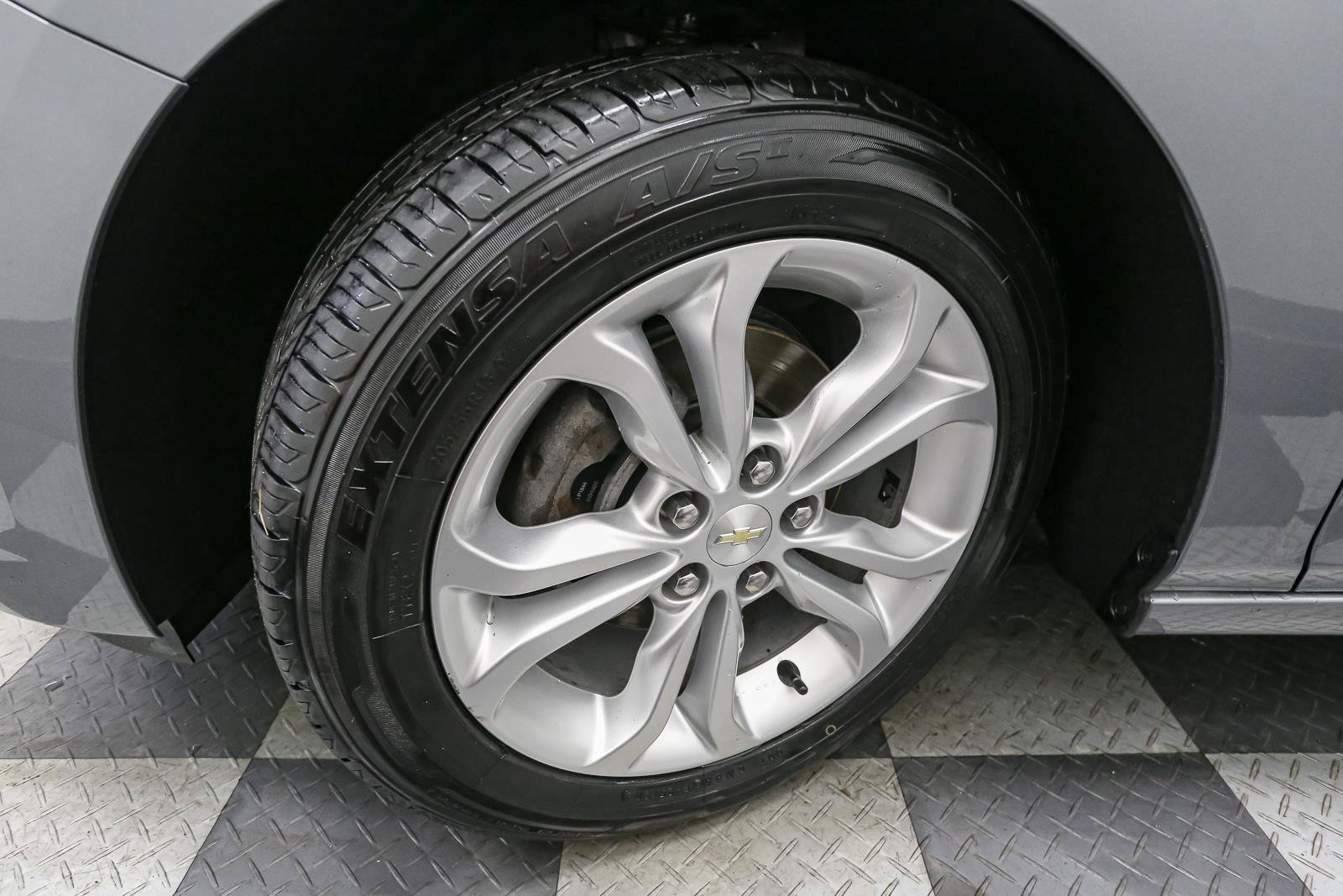 Used 2019 Chevrolet Cruze LT FWD image 14