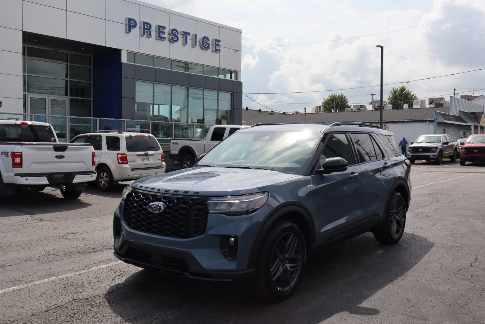 New 2026 Ford Explorer ST-Line w/ ST-Line Street Pack