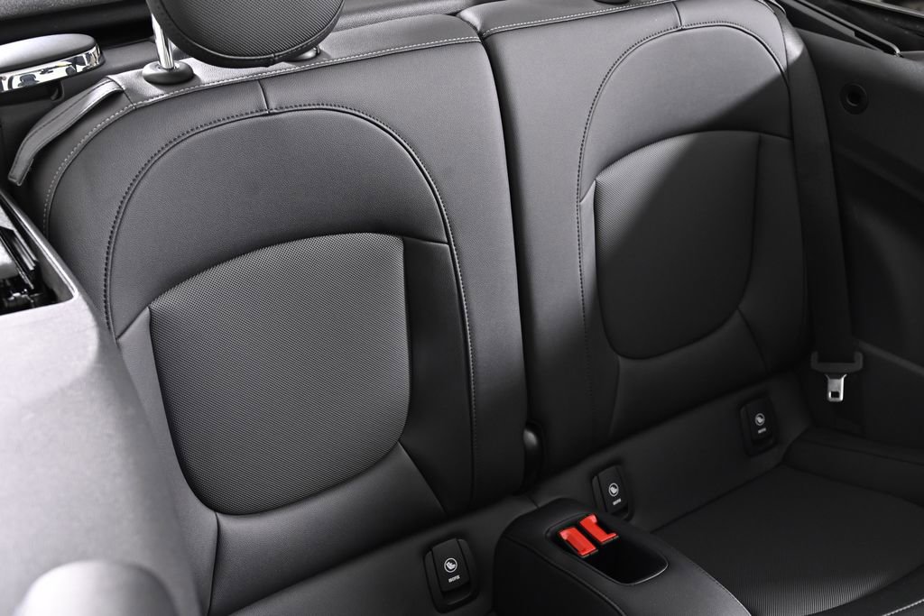Used 2023 MINI Cooper Convertible image 33