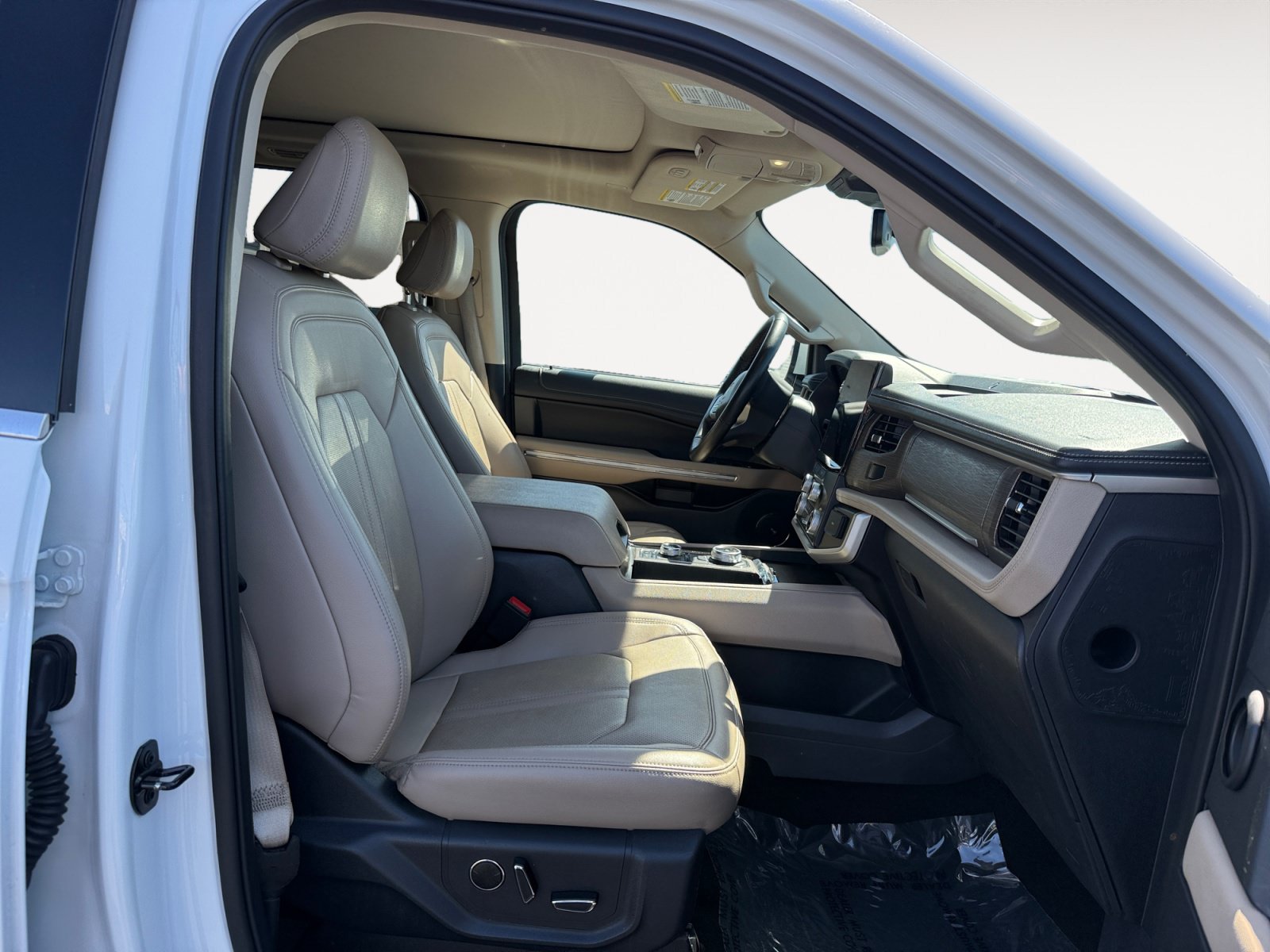 Used 2024 Ford Expedition Max Limited AWD/4WD image 19
