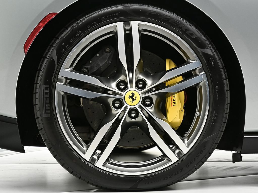 Used 2019 Ferrari Portofino RWD image 29