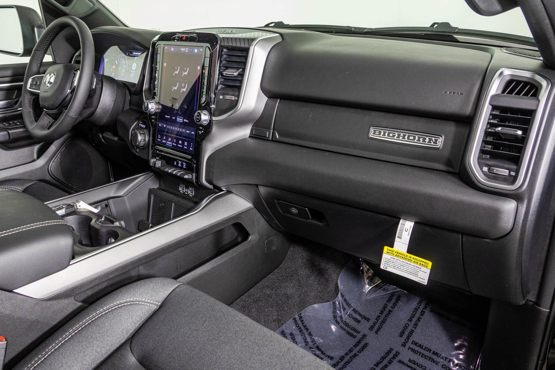 New 2026 RAM 1500 4x4 Crew Cab image 43