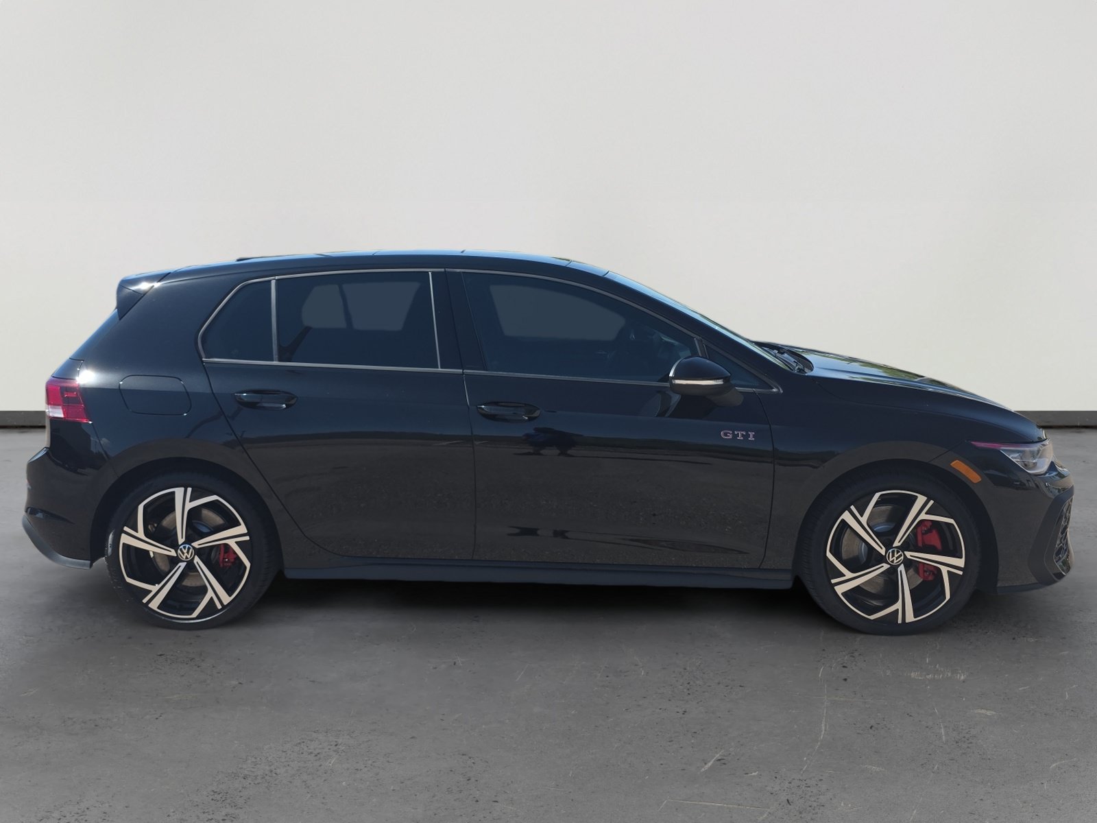 Certified 2025 Volkswagen Golf S FWD image 6