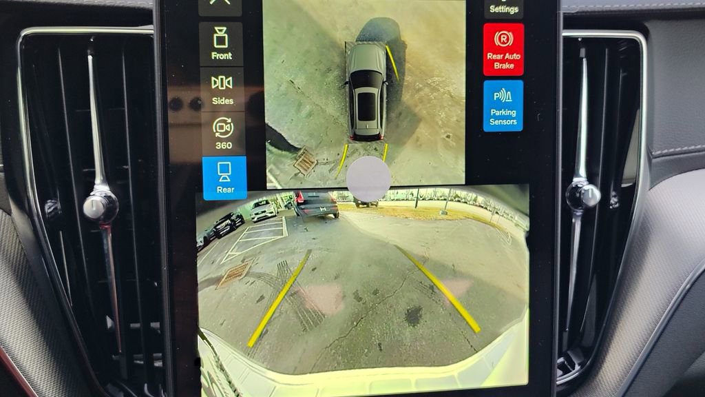 New 2026 Volvo XC60 B5 Ultra w/ Protection Package Premier image 23