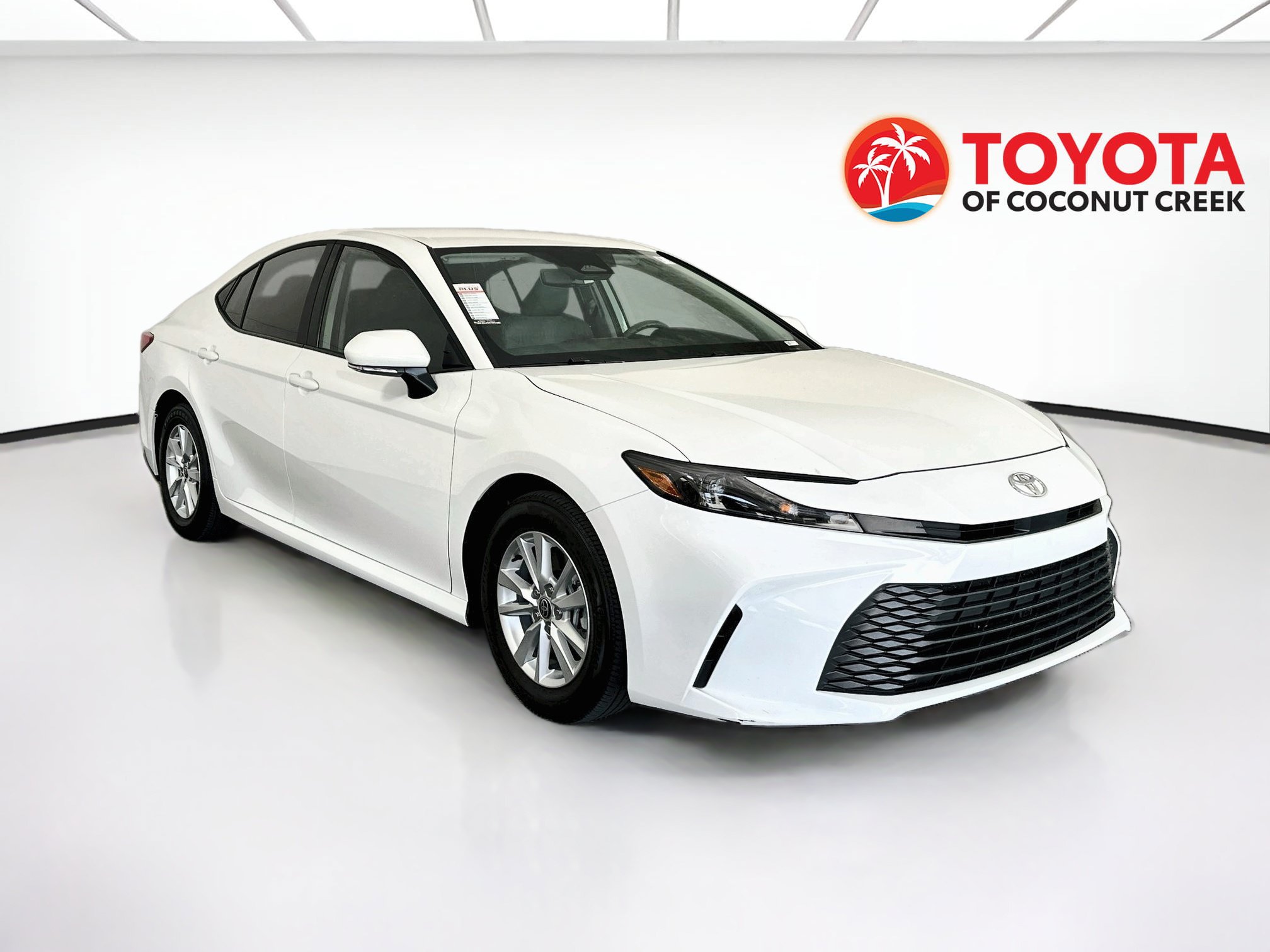 Used 2025 Toyota Camry LE FWD image 1