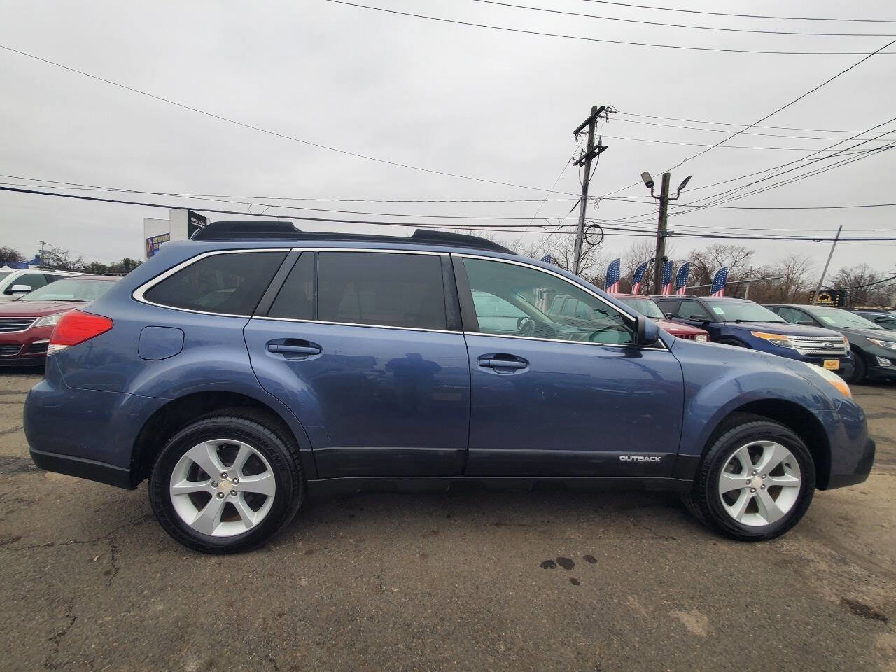 Used 2014 Subaru Outback 2.5i Premium AWD/4WD image 6
