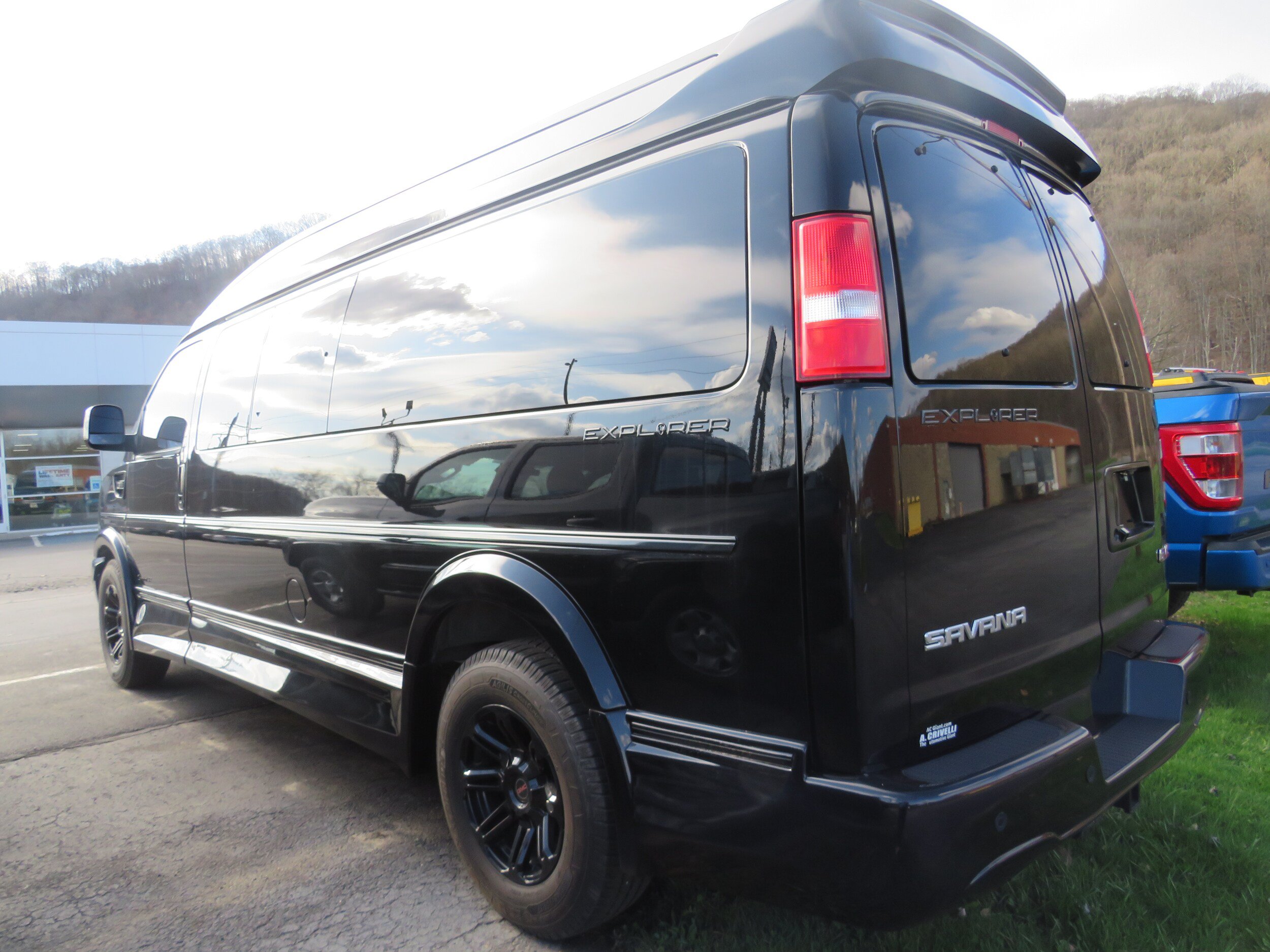 Used 2022 GMC Savana 2500 Extended RWD video 4