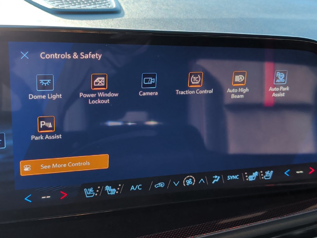 Used 2026 Chevrolet Traverse RS w/ LPO, Floor Liner Package FWD image 21