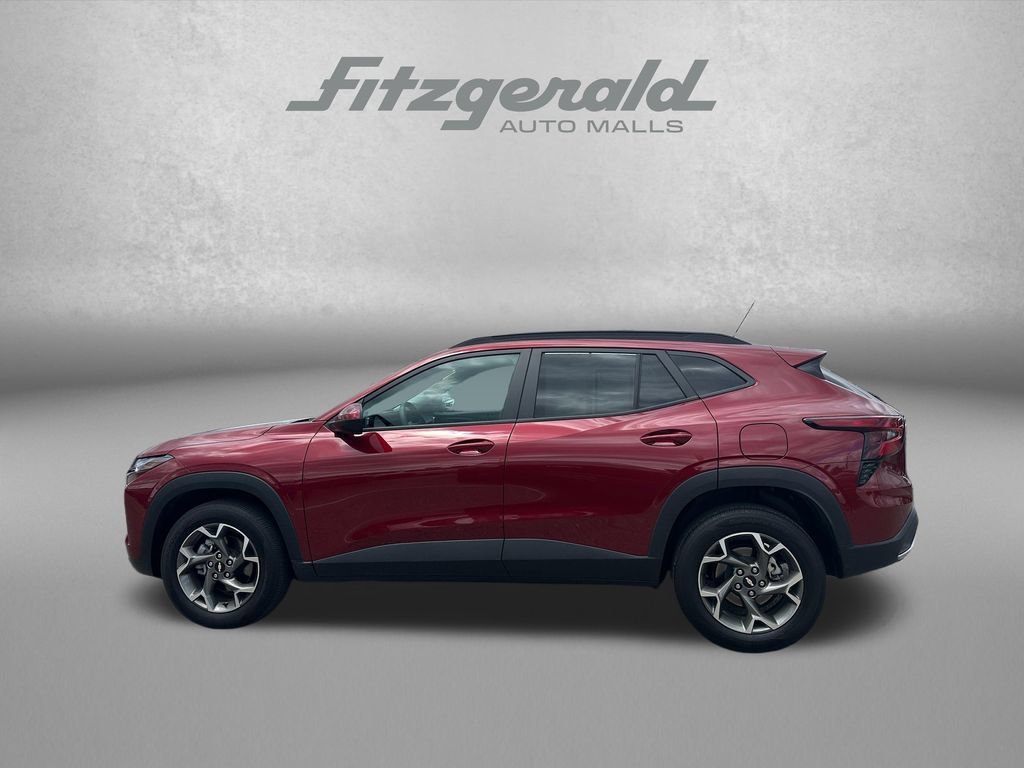 Certified 2025 Chevrolet Trax LT FWD image 8