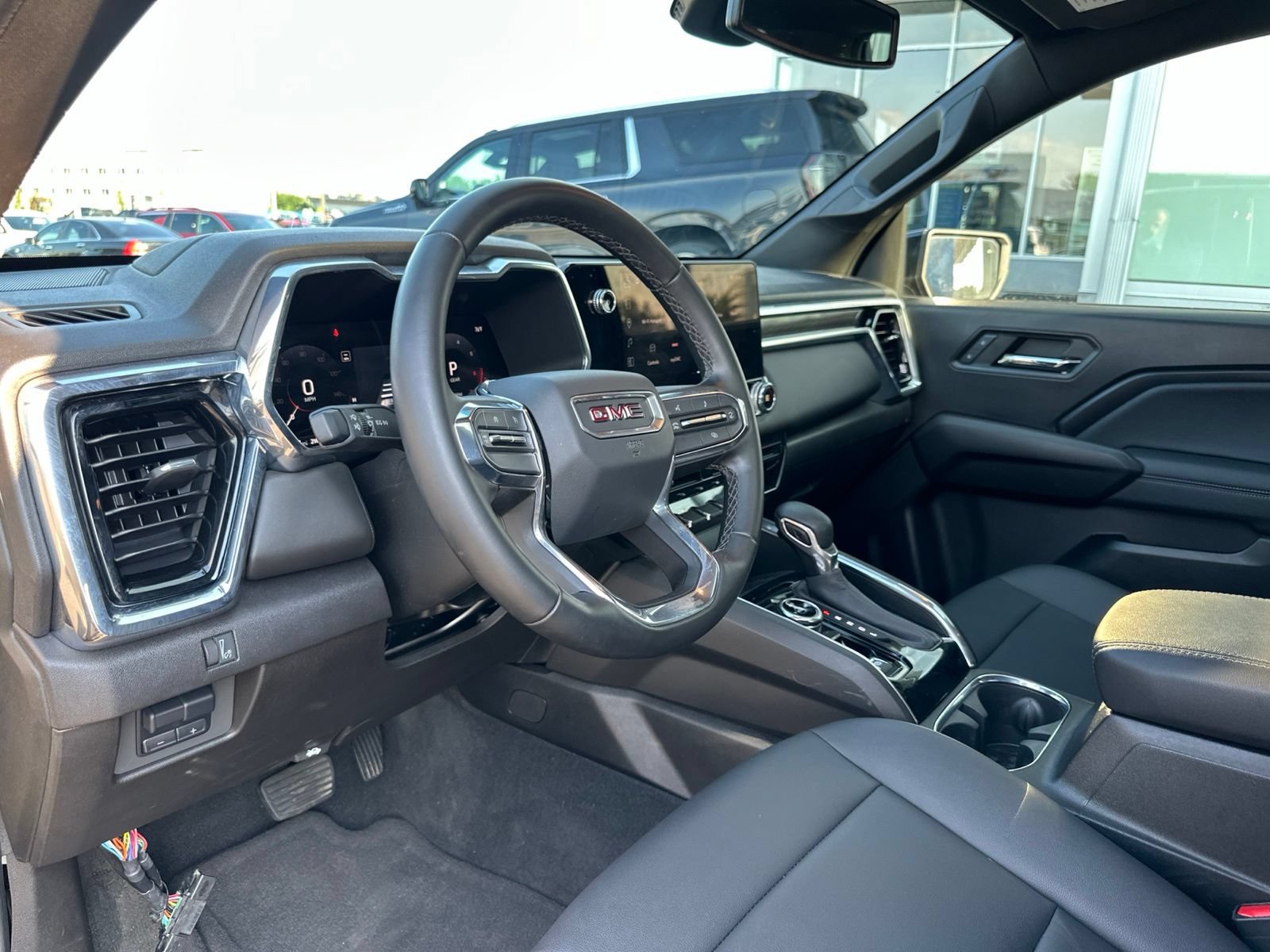 Used 2024 GMC Canyon Elevation w/ Elevation Premium Package AWD/4WD image 17