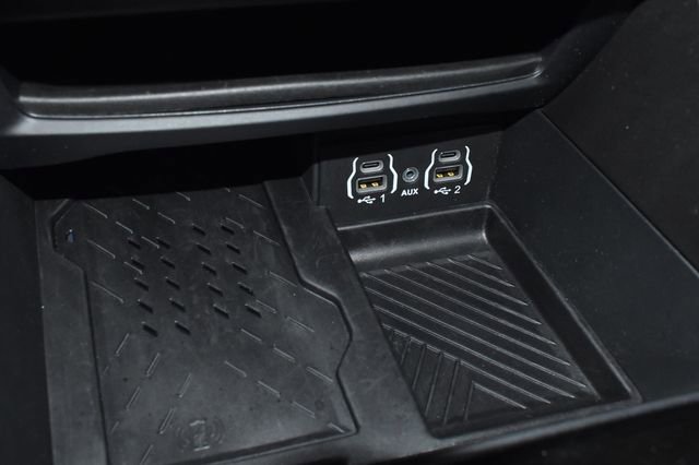 Certified 2025 Chrysler Pacifica Limited image 24