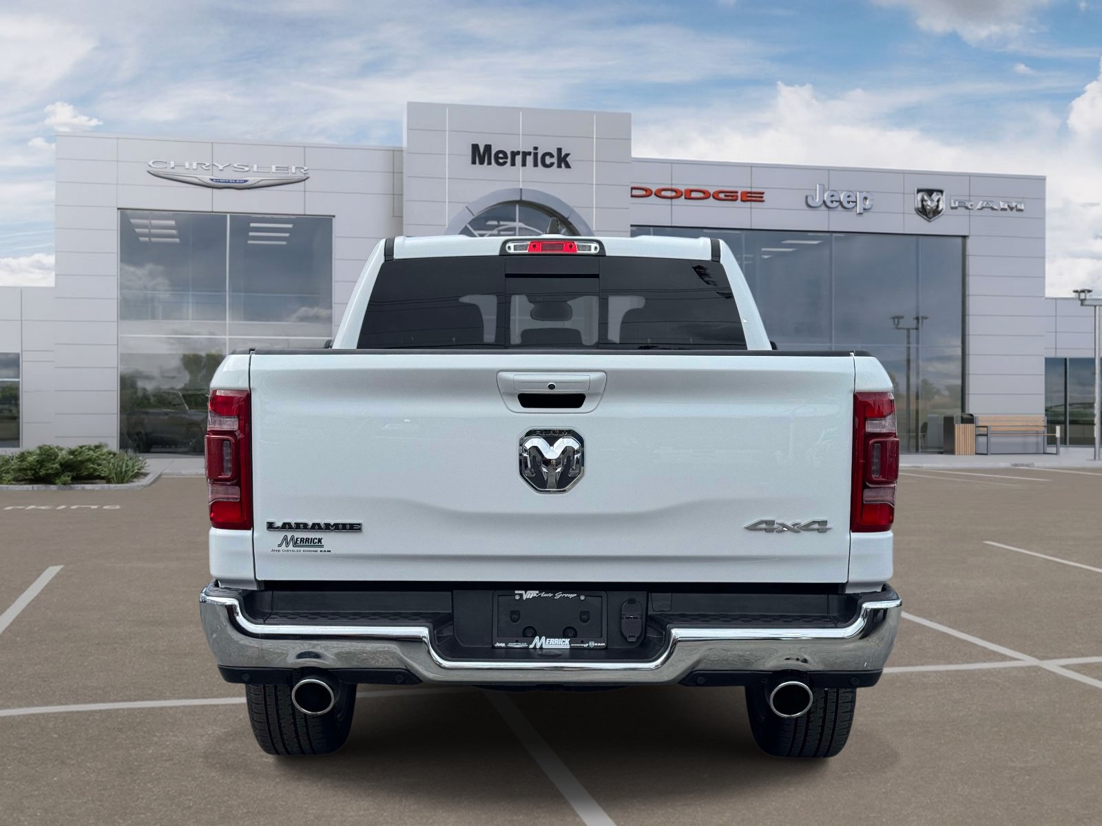 Used 2023 RAM 1500 Laramie AWD/4WD image 7