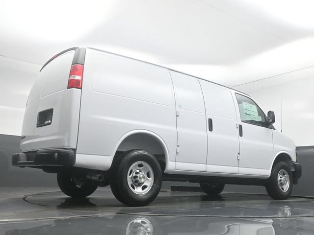 New 2026 Chevrolet Express 2500 w/ Driver Convenience Package RWD image 28