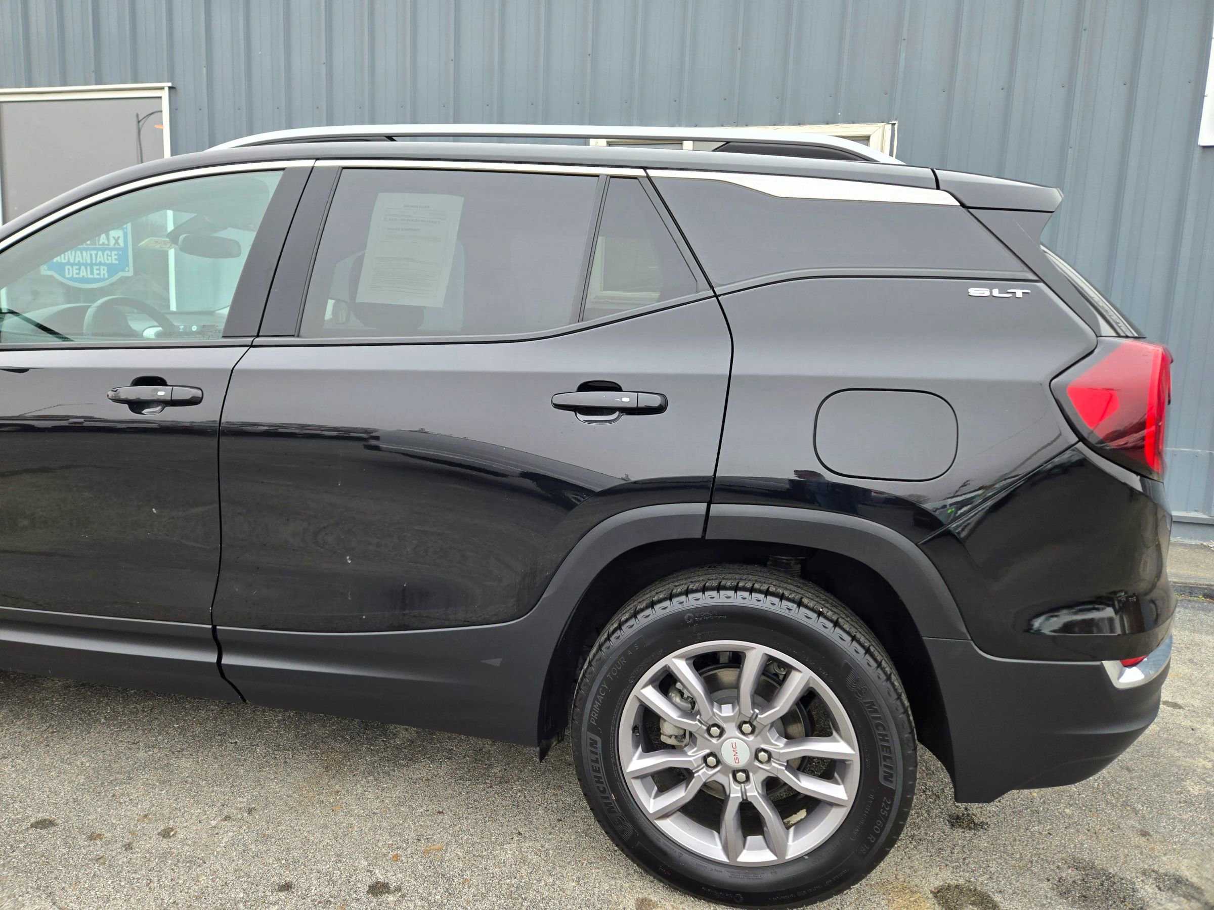 Used 2024 GMC Terrain SLT image 4