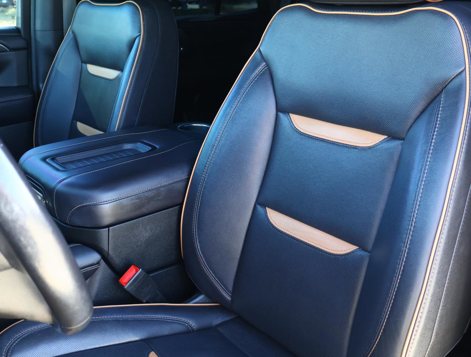 Used 2023 GMC Yukon AT4 w/ AT4 Premium Package image 15