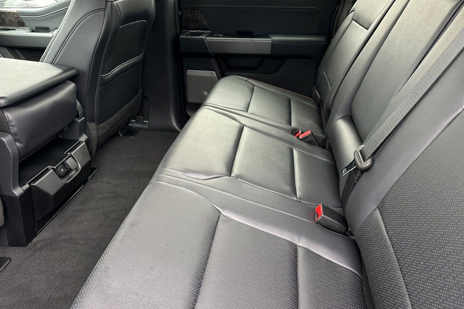 New 2026 Ford F350 Lariat w/ Black Appearance Package image 13