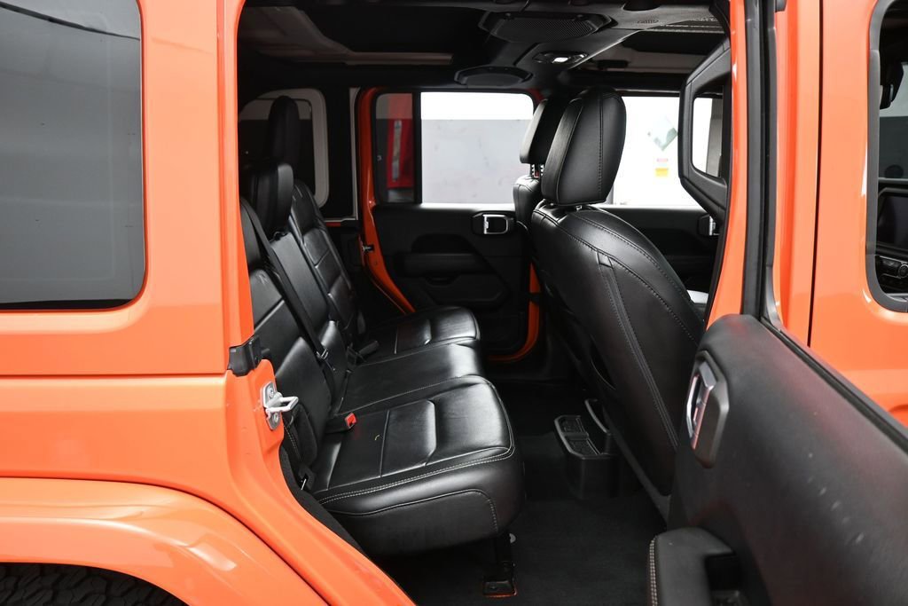 Used 2018 Jeep Wrangler Unlimited Sahara AWD/4WD image 33