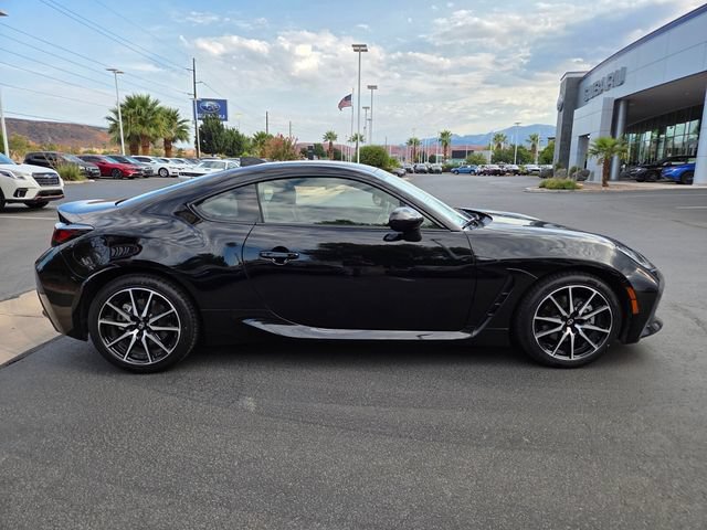 Used 2022 Toyota GR86 w/ ALL Weather Mat Package (TMS) RWD image 3