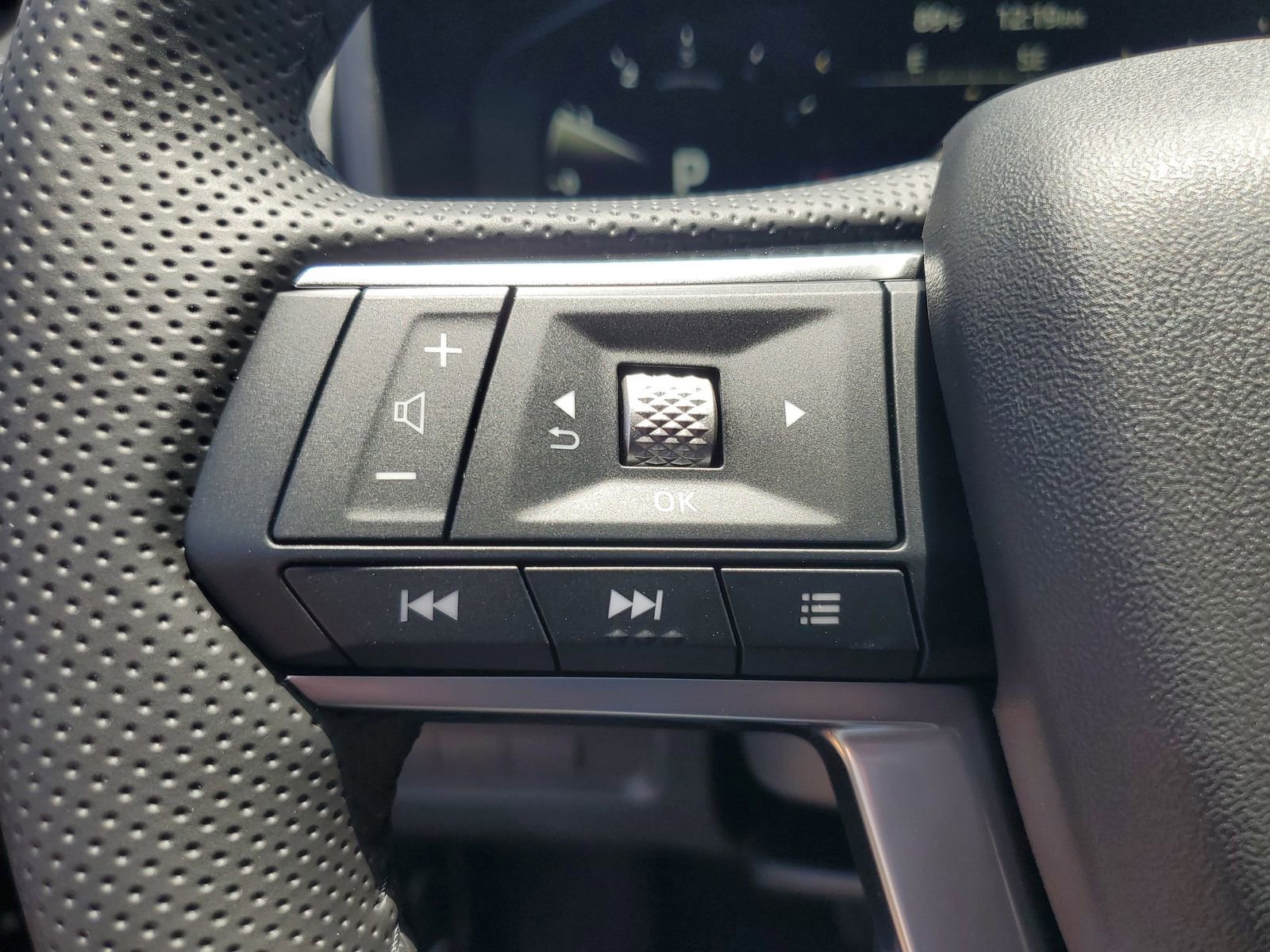 New 2025 Mitsubishi Outlander SE image 12