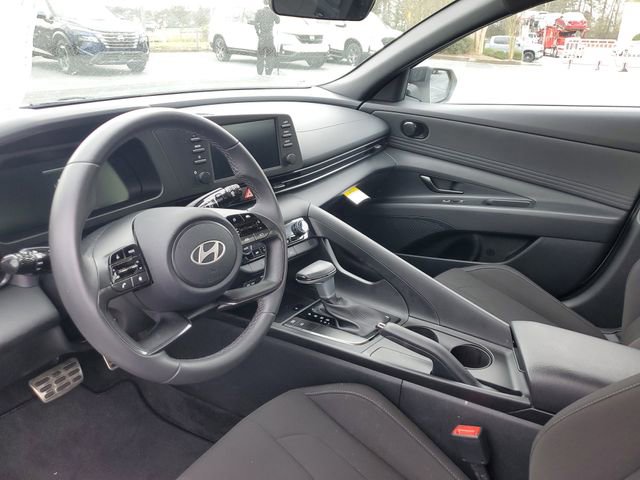 Used 2025 Hyundai Elantra Sport image 18