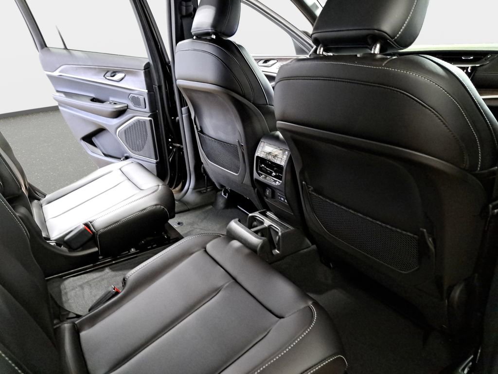 New 2026 Jeep Grand Cherokee L Limited image 11