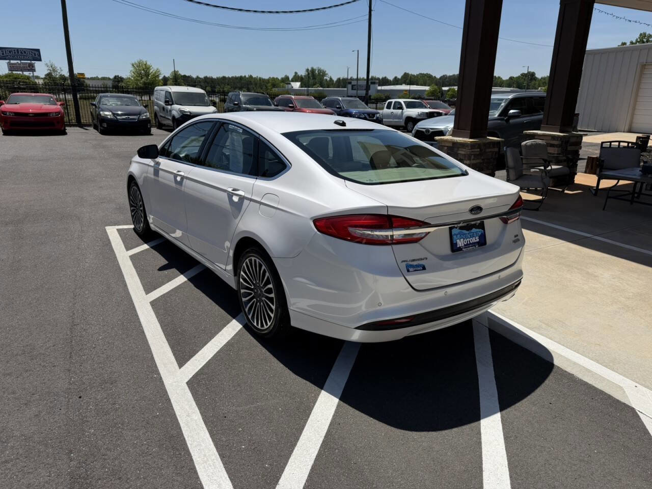 Used 2018 Ford Fusion SE w/ Fusion SE Technology Package FWD image 4