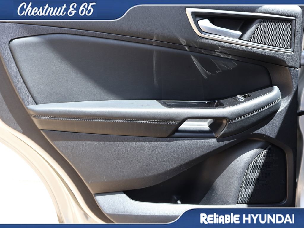 Used 2019 Ford Edge SEL w/ Equipment Group 201A FWD image 16