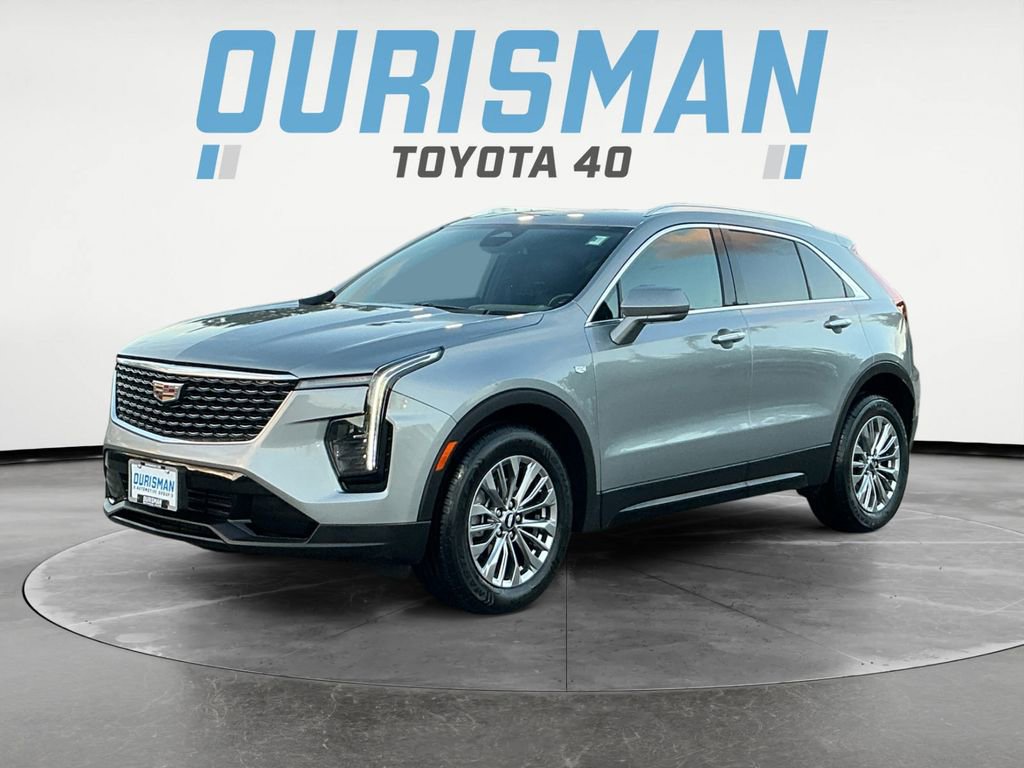 Used 2024 Cadillac XT4 Premium Luxury image 3