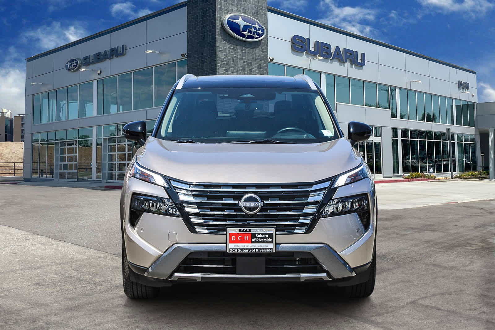 Used 2025 Nissan Rogue SL w/ SL Premium Package image 2