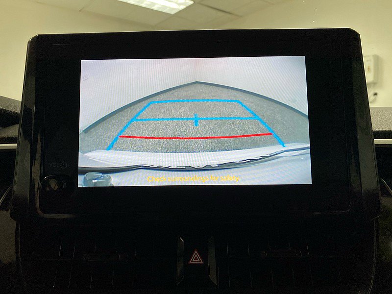 Used 2025 Toyota Corolla LE image 20