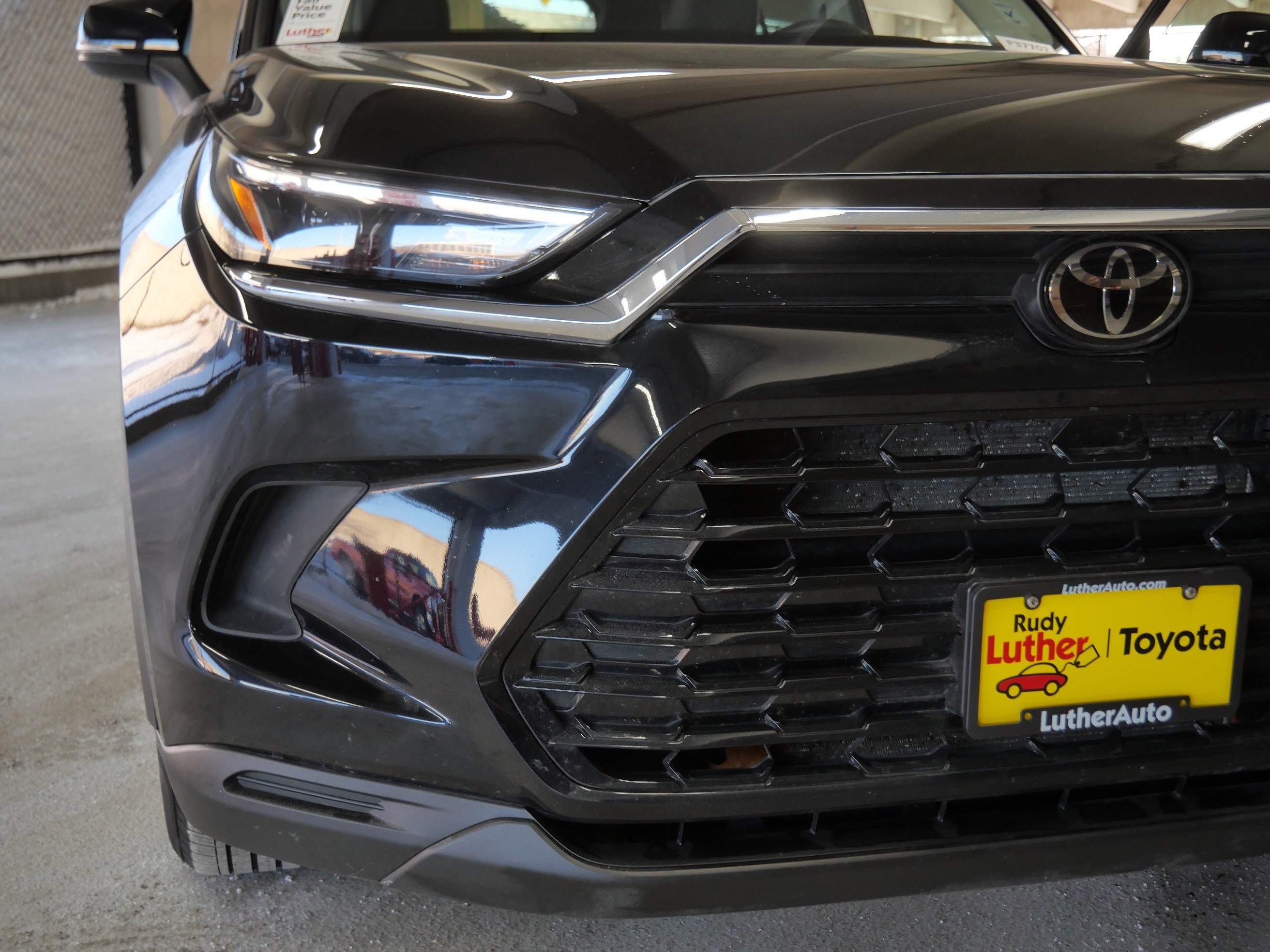 Certified 2025 Toyota Grand Highlander AWD image 17