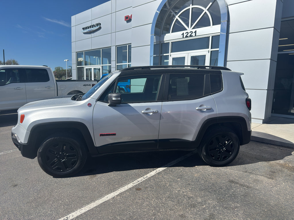 Used 2018 Jeep Renegade Trailhawk w/ Cold Weather Group II image 2