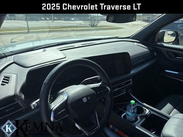 Used 2025 Chevrolet Traverse LT w/ Midnight/Sport Edition image 10
