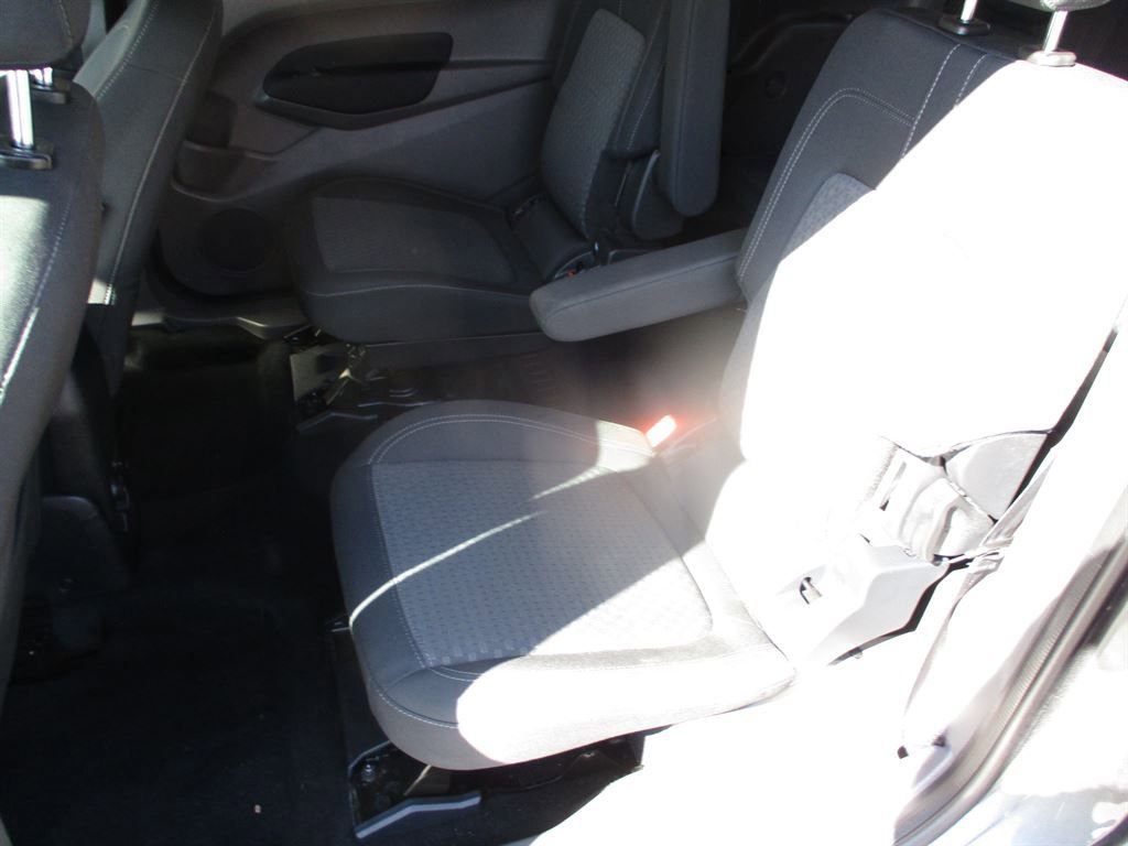 Used 2023 Ford Transit Connect XLT image 11