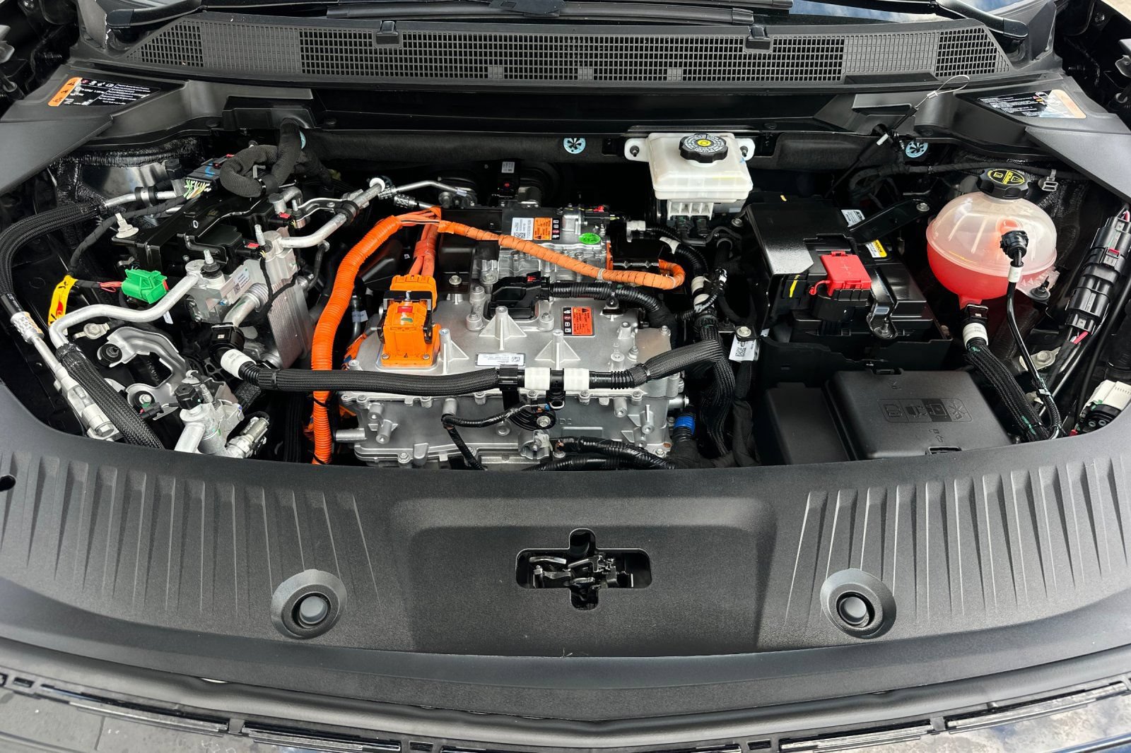 Used 2024 Chevrolet Equinox EV RS FWD image 24